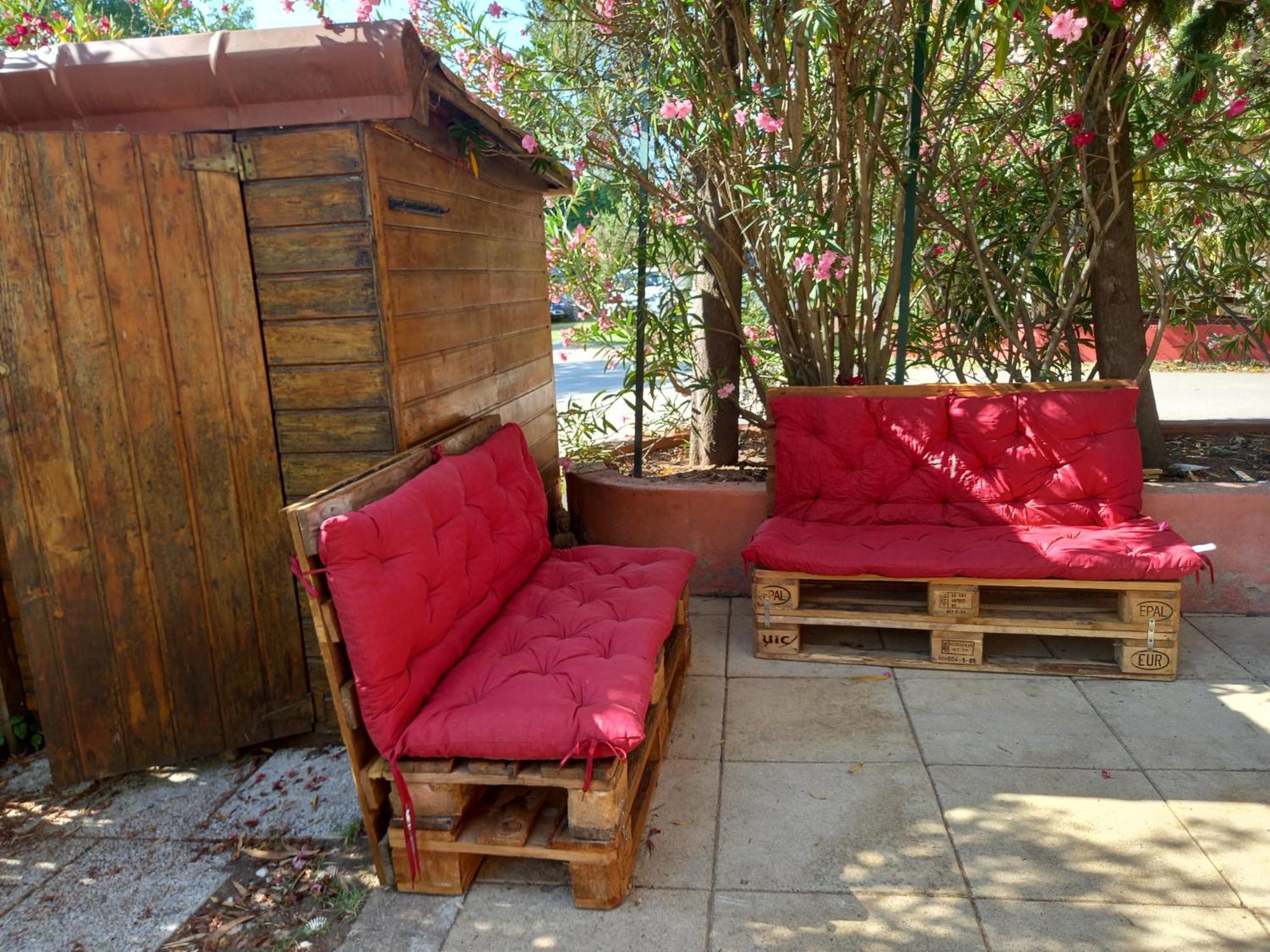 Mobil Climatise Avec Terrasse Dans L'escale, Calme A 900m De La Camping Agde